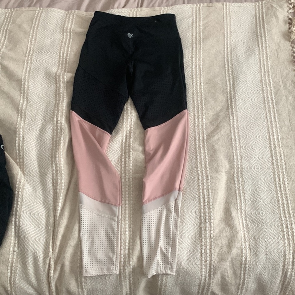 Unique color block leggings mesh cutouts pink white black xs leg warmer